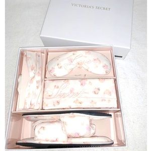 Bridal Sleep Set by Victoria’s Secret